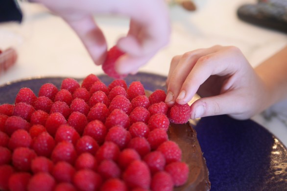 Chocolate cake with raspberries