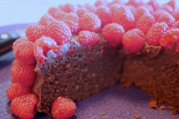 Chocolate cake with raspberries