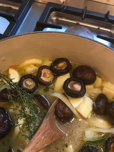 Parsnip soup with mushrooms